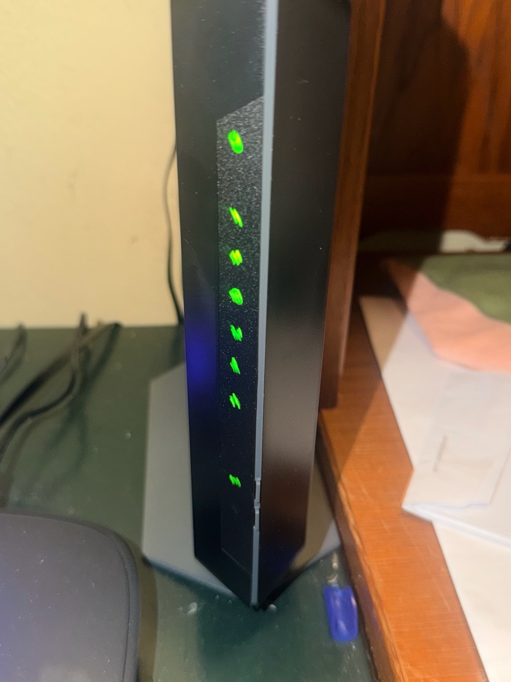 NETGEAR Black Router with Green LED Indicator - Picture 2 of 8